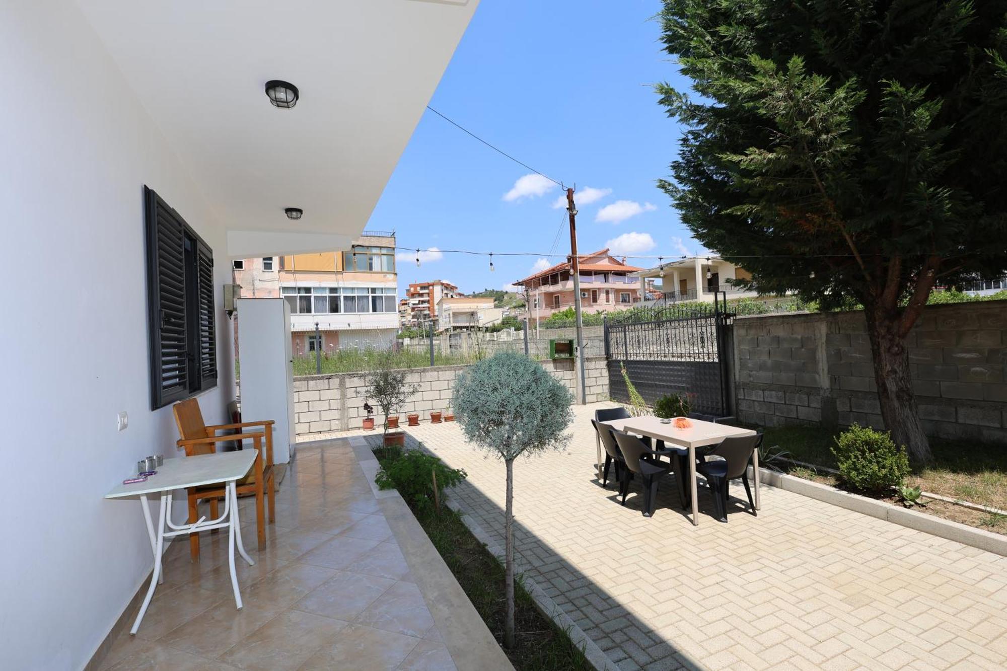Baza Hostel - Swimming Pool Berat Exterior foto